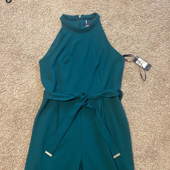 Beautiful emerald green jumpsuit | Tommy Hilfiger jumpsuit | Size 12 | NWT - Picture 2 of 4